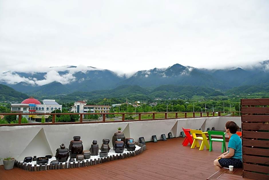 Nogodan Guesthouse and Hotel