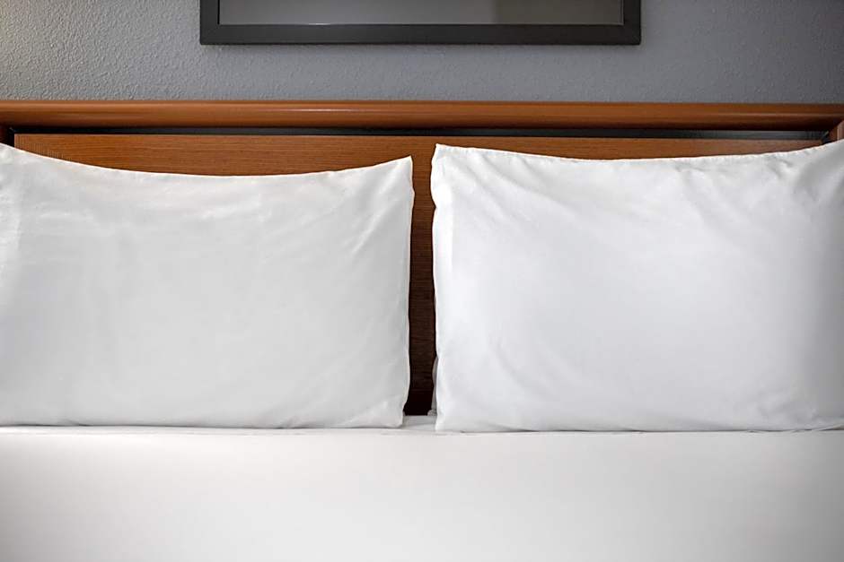 Atherton Park Inn and Suites