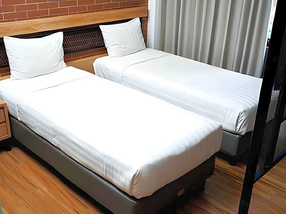 LOA LIVING Solo Baru