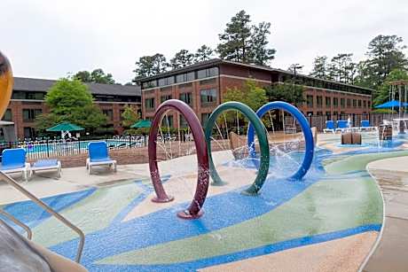 Williamsburg Woodlands Hotel & Suites, an official Colonial Williamsburg Hotel