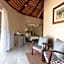 Tshukudu Game Lodge