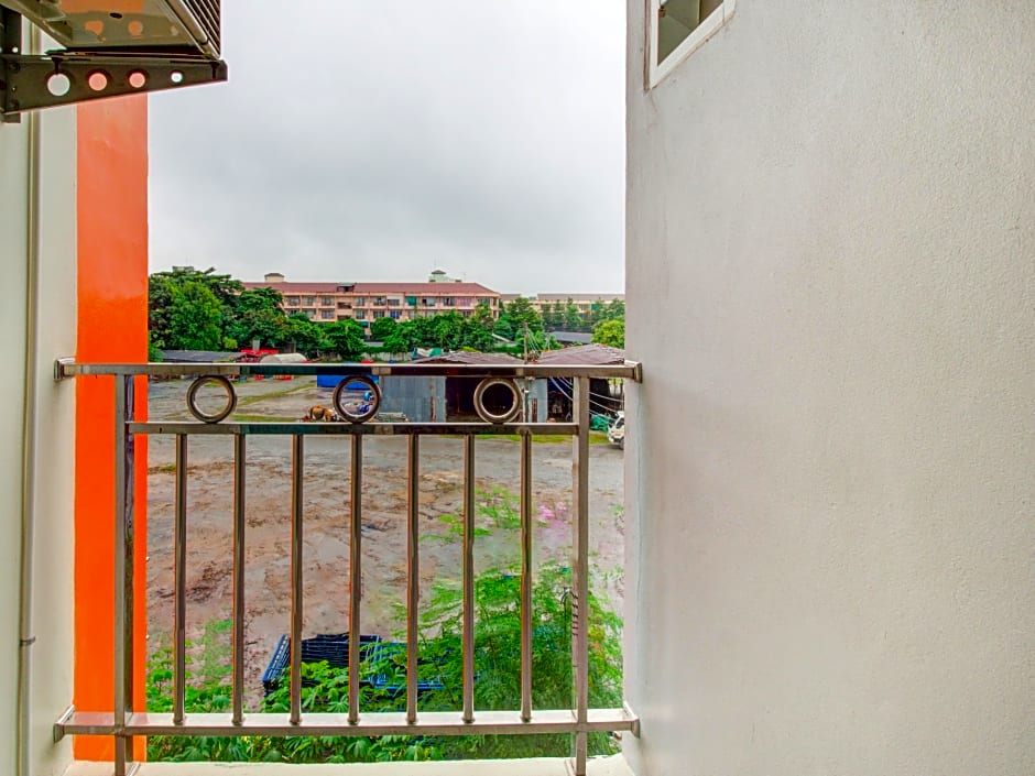 OYO 75337 Ponpaipan1