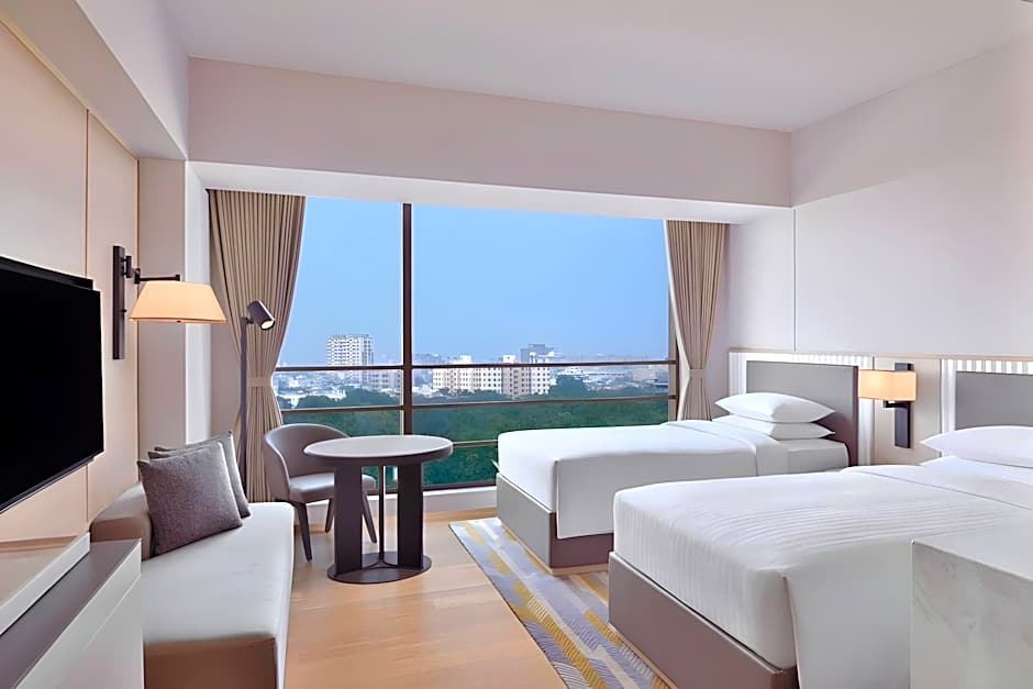 Gateway Ahmedabad, Sindhu Bhavan Road