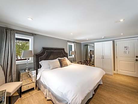 Somerset Lakeside Resort