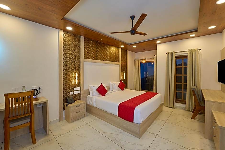 Photo 1 of 4 of Luxury, Bathtub, View