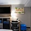 Rodeway Inn & Suites near Outlet Mall - Asheville