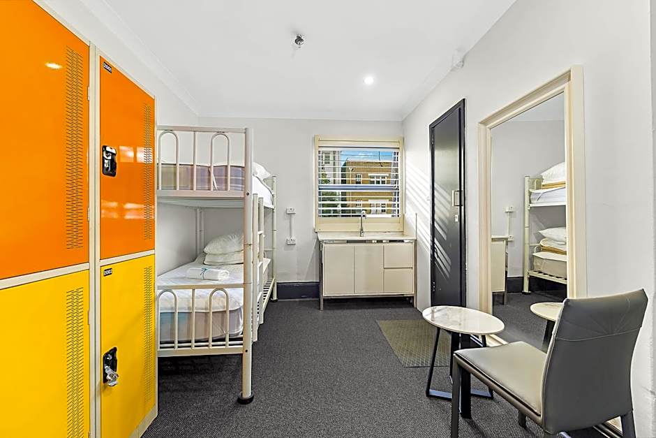 London Plane Backpackers