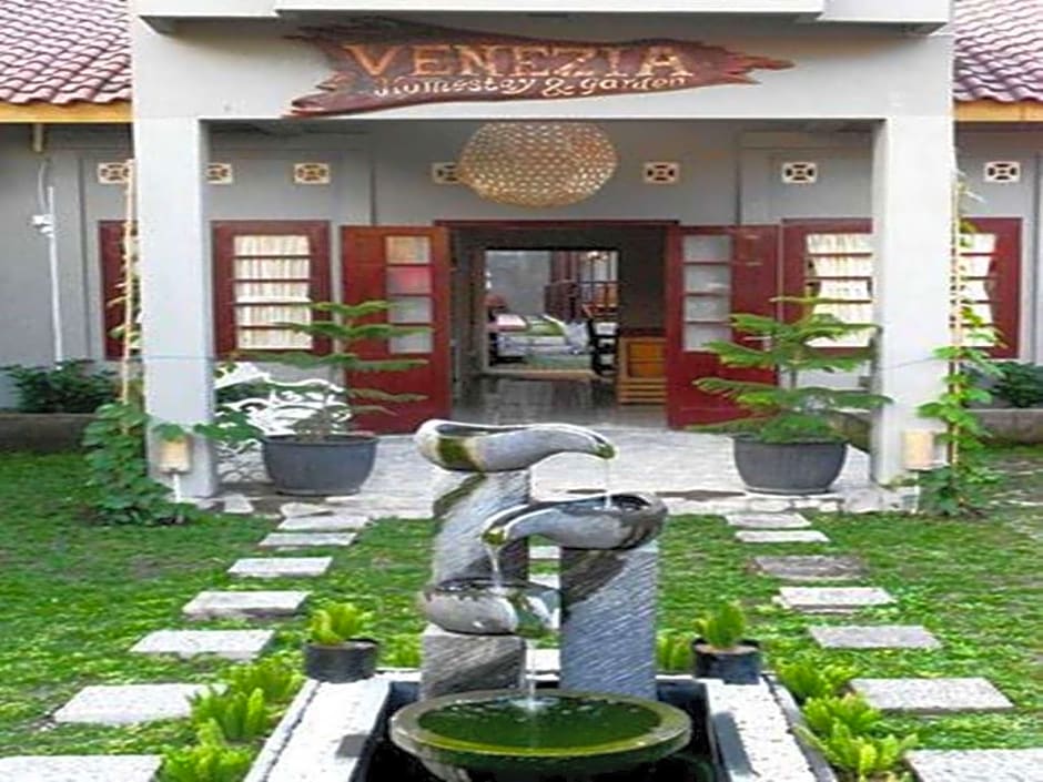 Venezia Homestay and Garden