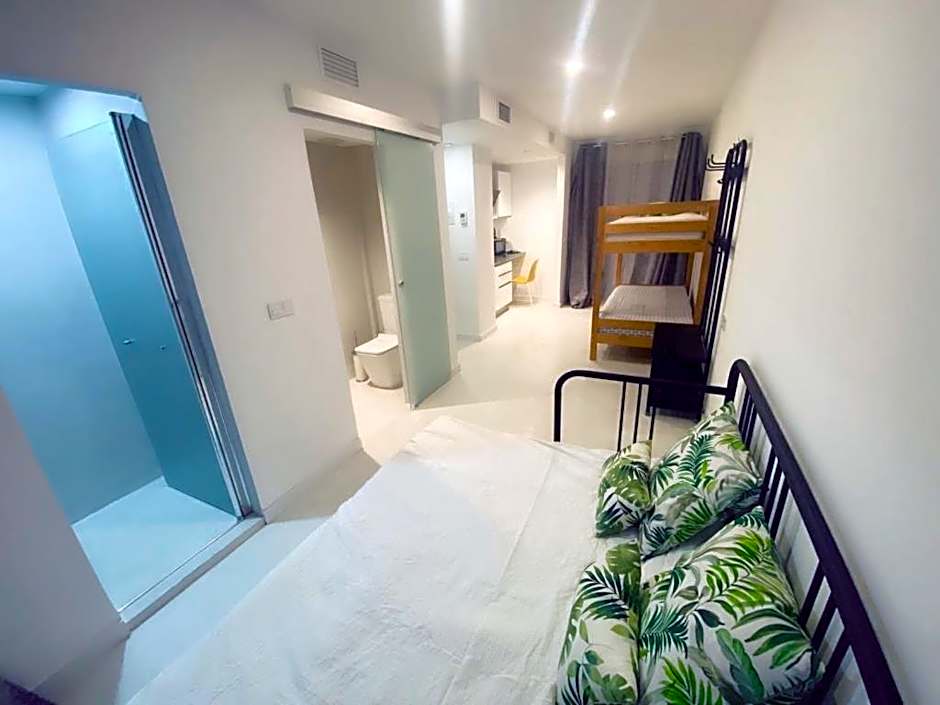 HUG HOTEL2022