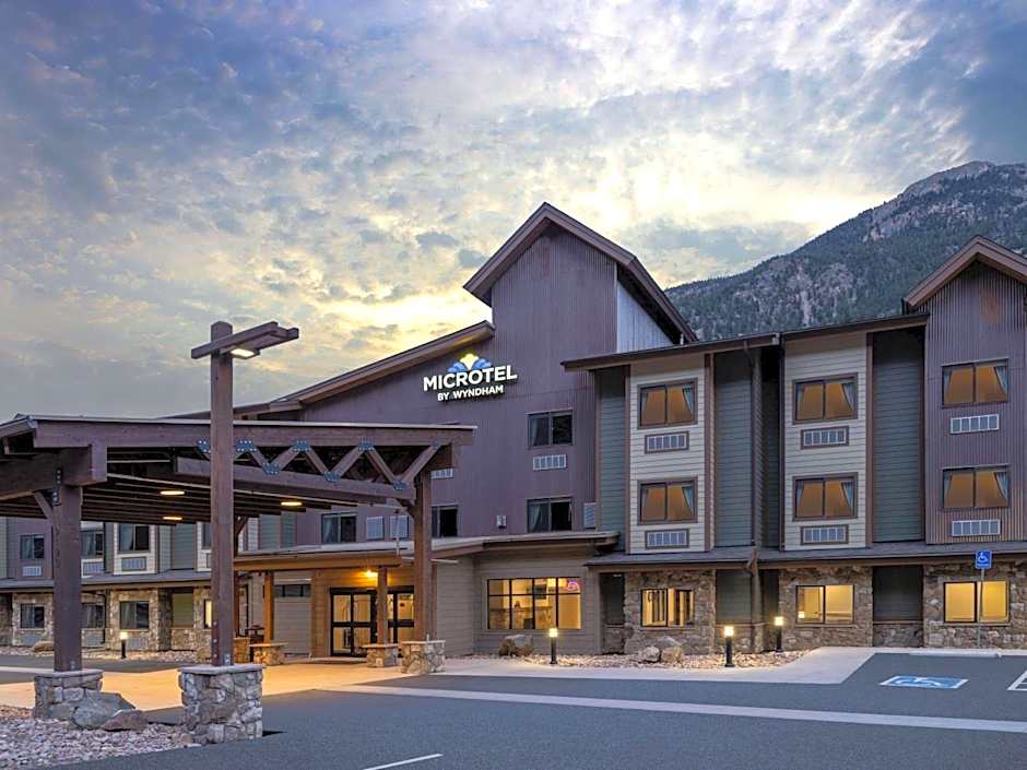 Microtel Inn & Suites by Wyndham Georgetown Lake