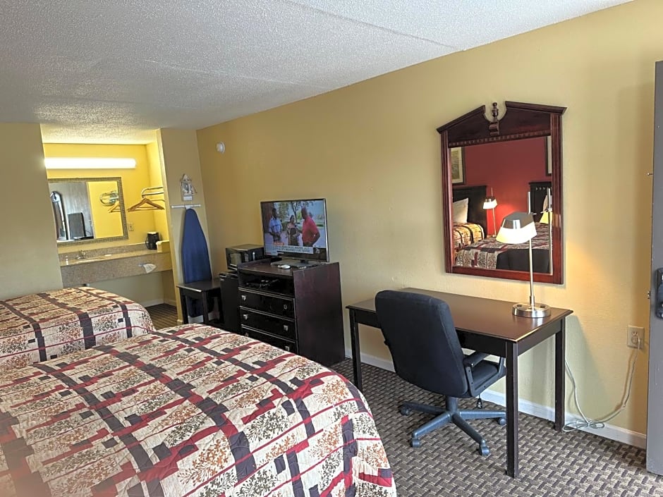 Royal Inn - Anniston