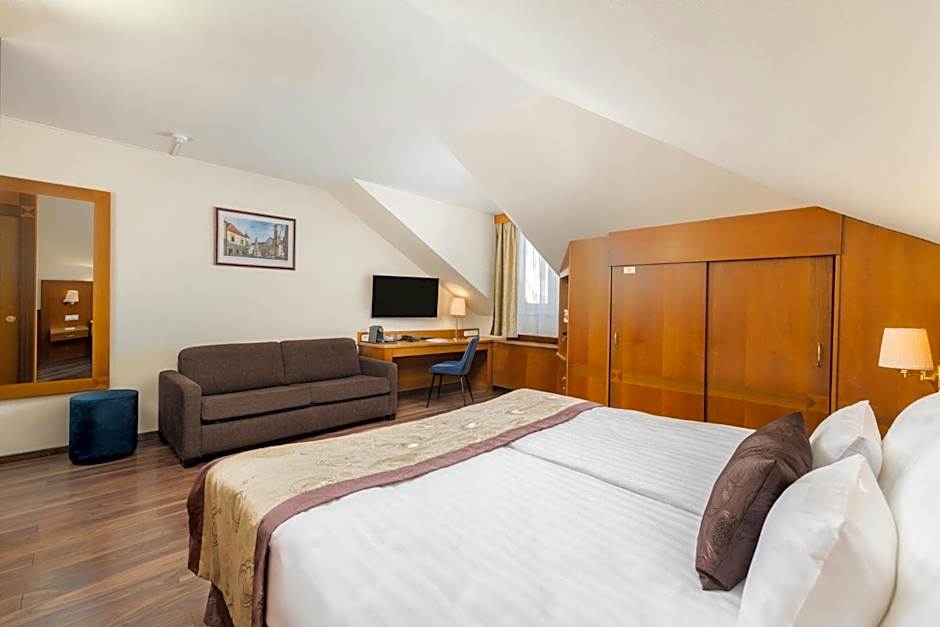 Carlton Hotel Buda Castle