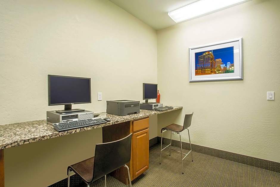 La Quinta Inn & Suites by Wyndham Conference Center Prescott