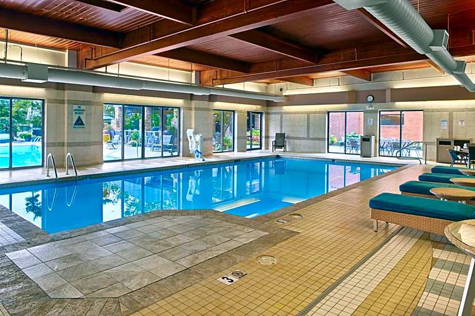 DoubleTree by Hilton Akron Fairlawn