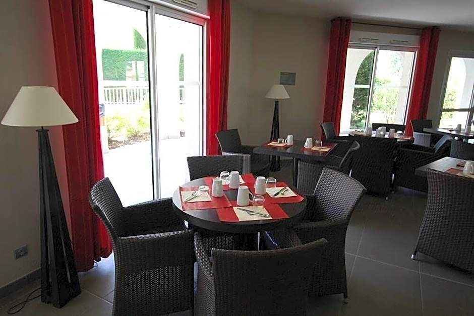 Park & Suites Village Aix-Le Rousset
