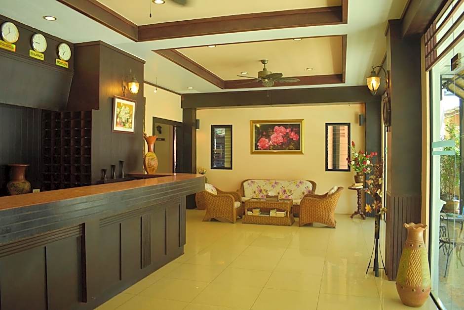 Outdoor Inn Kata Hotel