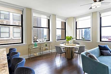 Ambassador Suite, 2 Bedroom Suite, Bedroom 1: 1 King, Bedroom 2: 1 Queen, City View