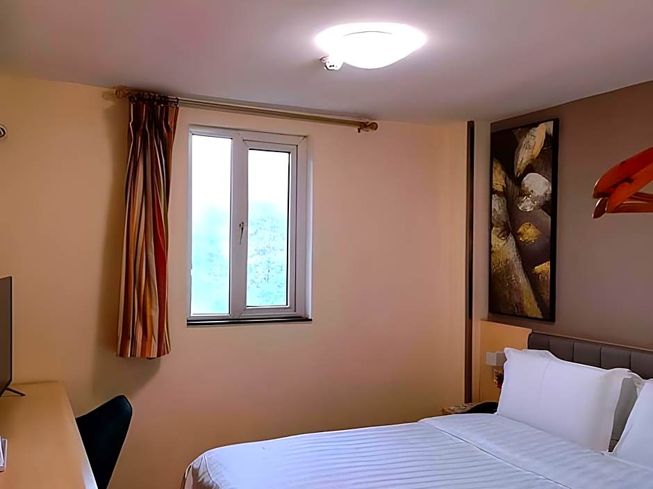 7 Days Inn Xi'an Zhonglou 4th Gulou Hospital Dachaishi