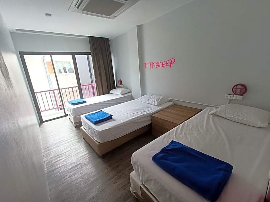 Slumber Surf Phuket Kata