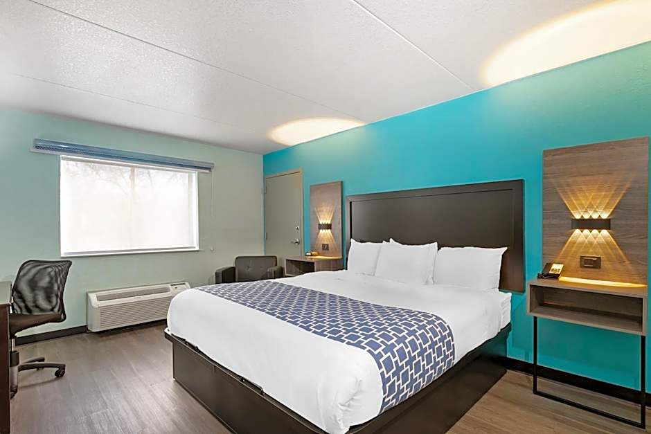 Clarion Inn Des Moines Airport