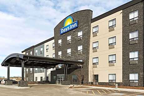 Days Inn by Wyndham Calgary North Balzac
