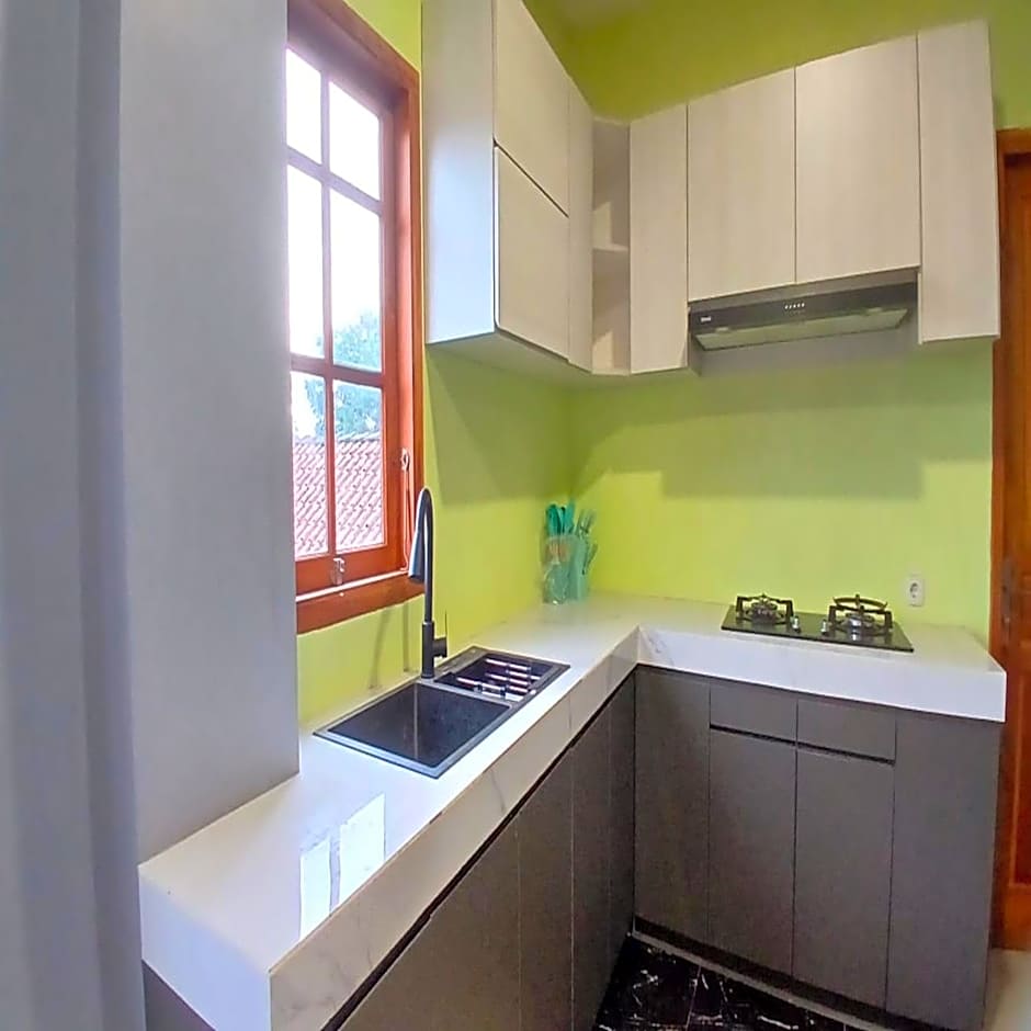 RedDoorz at Griya Athaya Maguwoharjo Yogyakarta