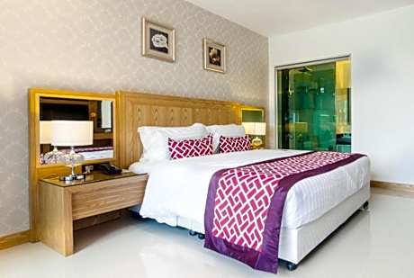 The Par Phuket Hotel