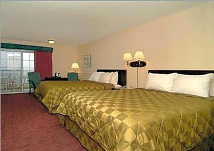 Deluxe Queen Room with Two Queen Beds