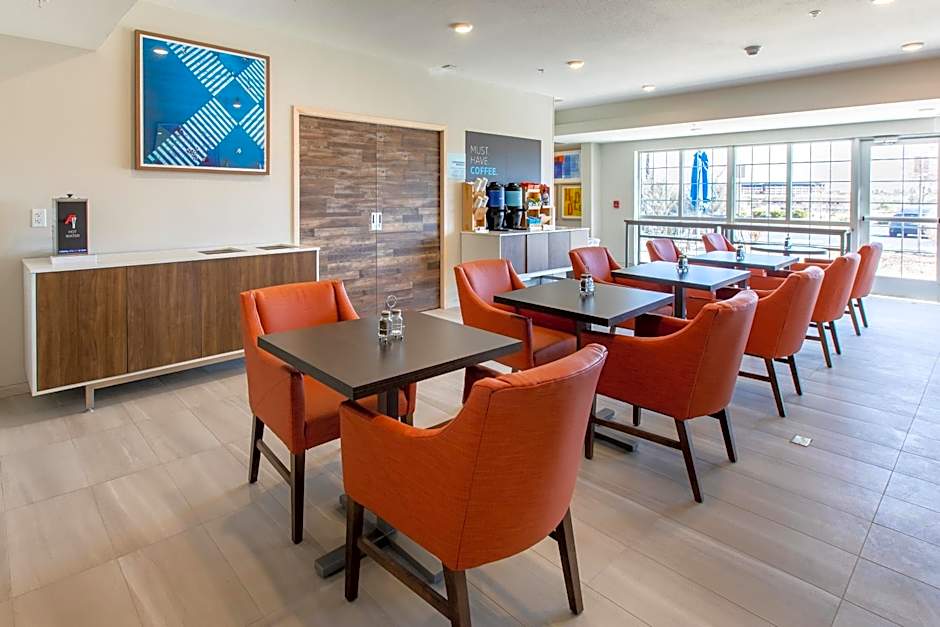 Holiday Inn Express & Suites Englewood - Denver South By IHG