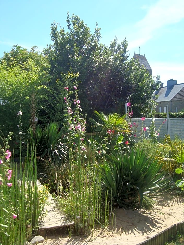 Studio "LA MEDINA", PISCINE jusqu'au 15 septembre, JARDIN BOTANIQUE, COMMERCES &MER