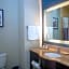 La Quinta Inn & Suites by Wyndham Houston - Normandy