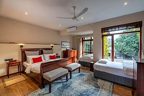 Family Room (2 Adults + 1 Child)