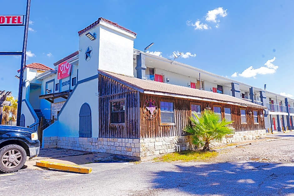 OYO Hotel Houston, TX near Medical Center NRG Stadium