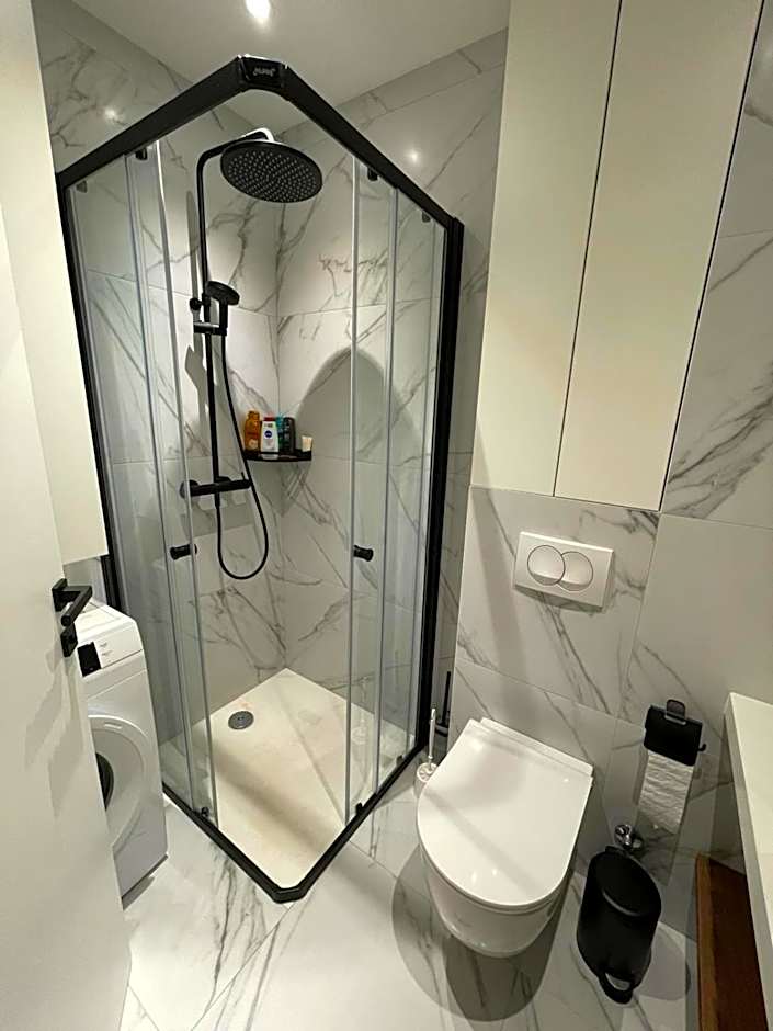 Uzelac Apartment - Pool & Sea View in Makarska