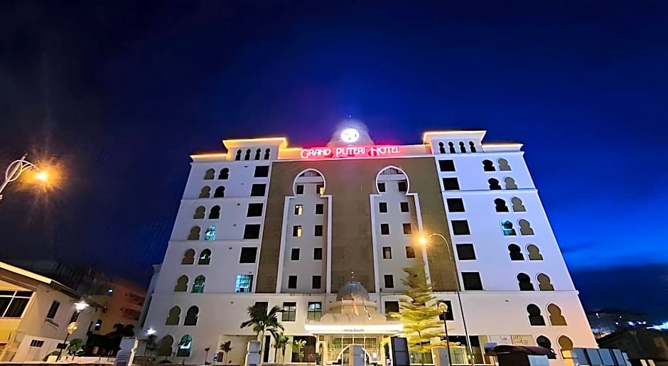 The Grand Puteri Hotel
