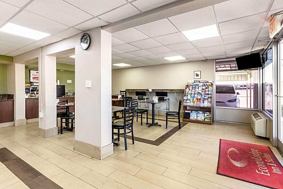 Econo Lodge Inn & Suites Bricktown