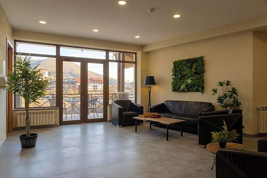 Ereto Hotel by SnowTime