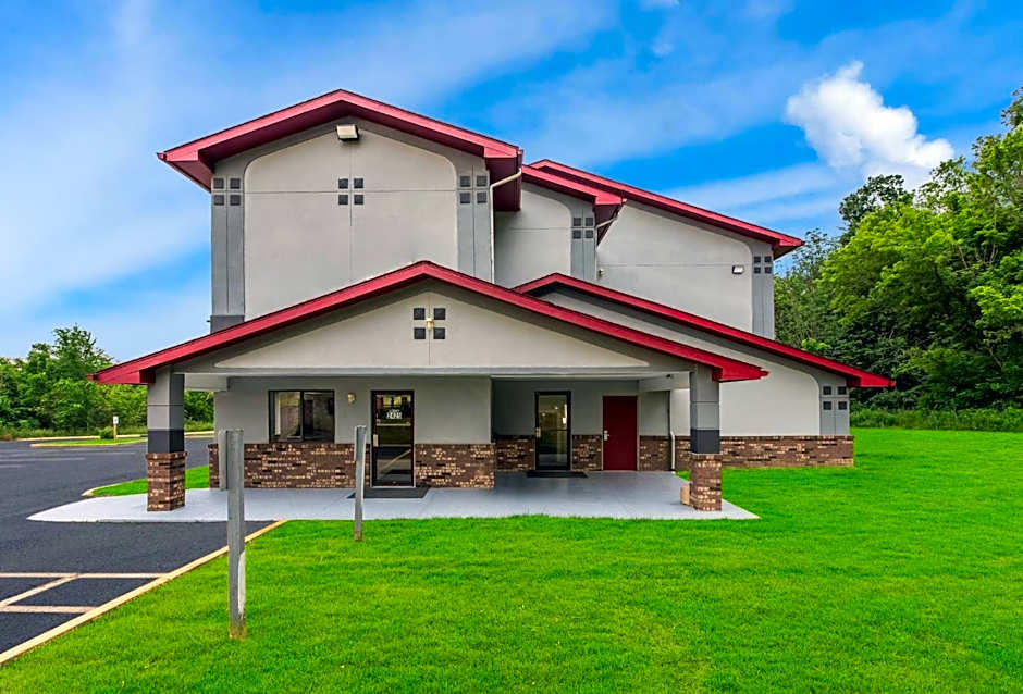 Photo 1 of 31 of Red Roof Inn Mansfield