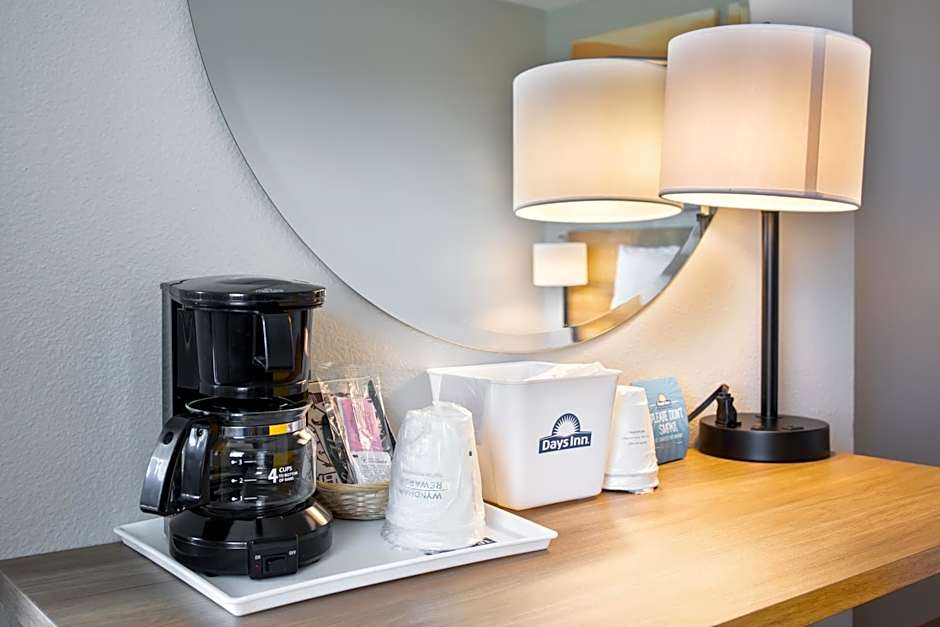 Days Inn by Wyndham Red Bluff