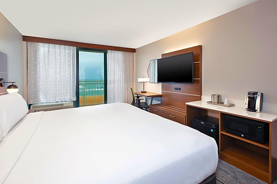 Holiday Inn Express & Suites VA Beach Oceanfront, an IHG Hotel