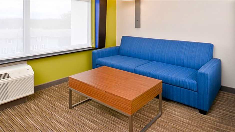 Holiday Inn Express & Suites Parkersburg East By IHG
