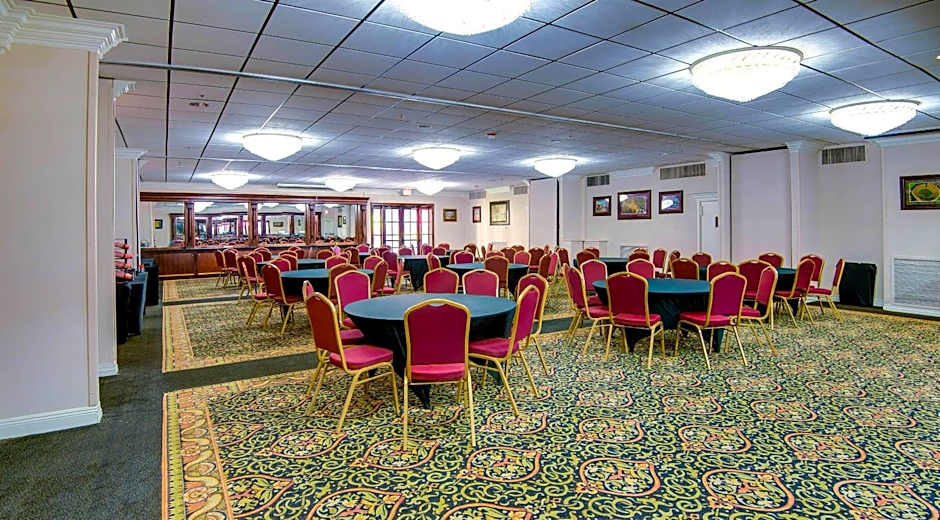 Clarion Hotel & Suites New Orleans Airport