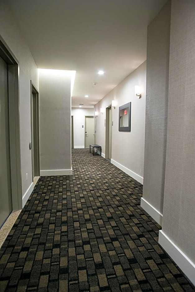 Leon Hotel