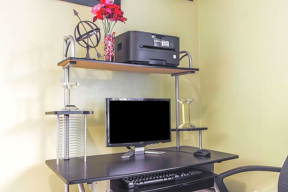 Rodeway Inn & Suites Hayward