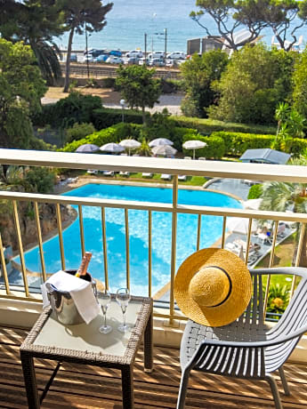 EXECUTIVE SEA VIEW ROOM