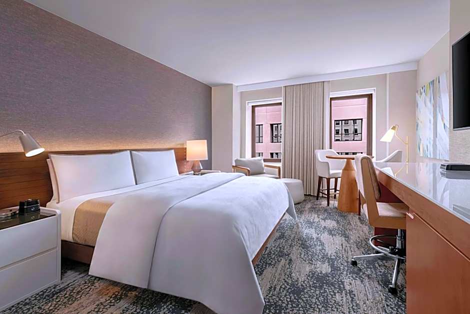Photo 1 of 9 of Traditional 1 King Bed Guestroom