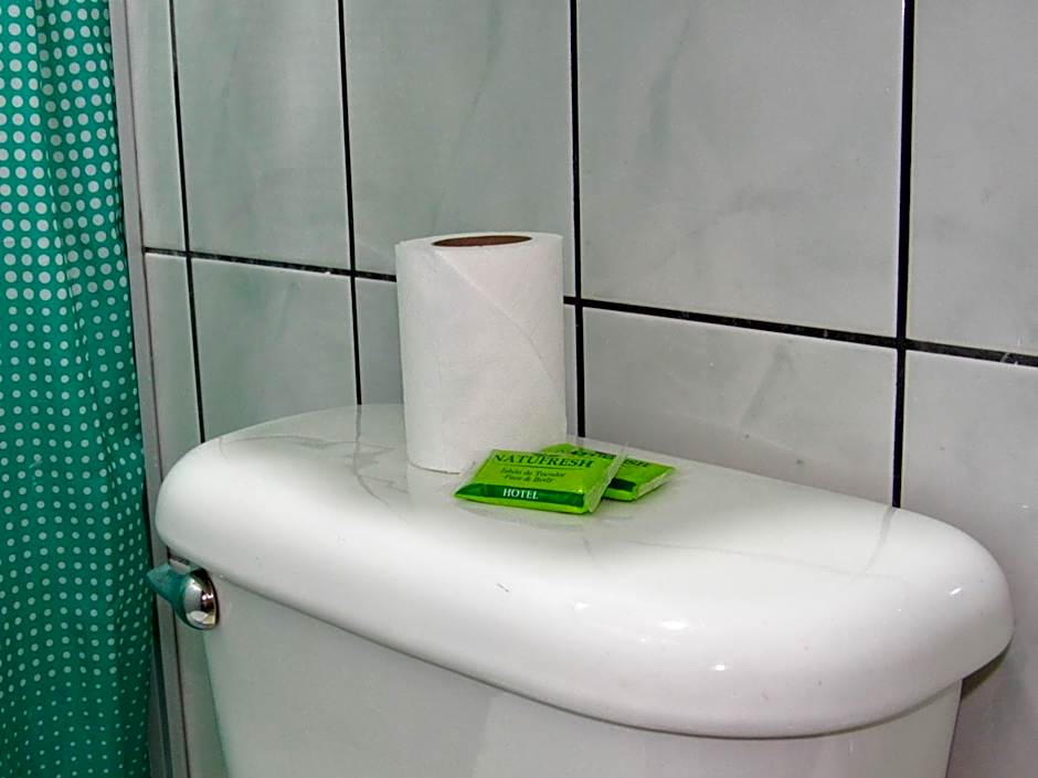 Hotel La Guaria Inn & Suites