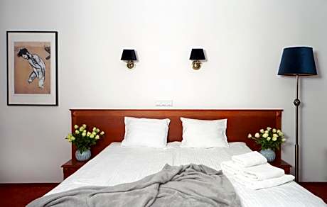 Apartment (2 Adults)