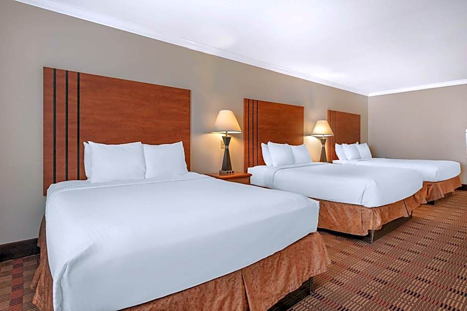 Best Western Clubhouse Inn & Suites
