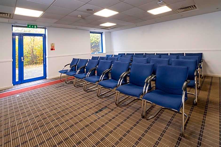 Holiday Inn Express Droitwich Spa By IHG